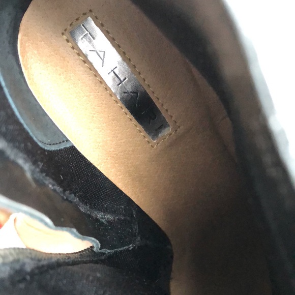 TAHARI black ankle boots, pointy toe. Size 7.5M. Box included - Picture 10 of 12